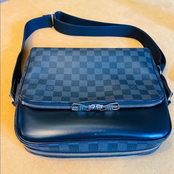 Authentic Louis Vuitton Crossbody - Picture 8 of 16